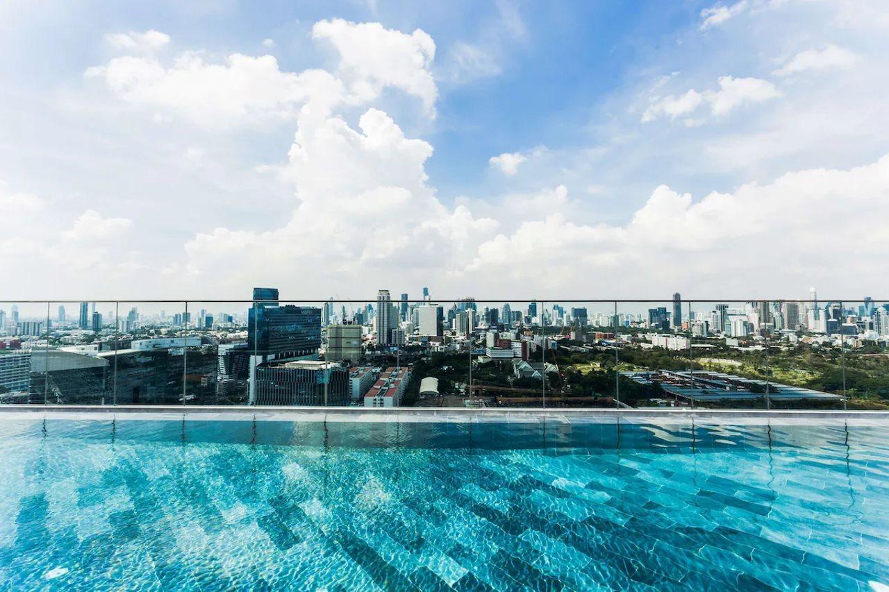 Wyndham Bangkok Queen Convention Centre Exterior photo